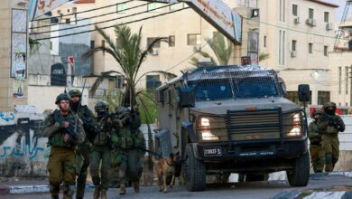 צבא המשטר הציוני ממשיך במעצרים נרחבים בגדה המערבית /המשטר הציוני , גדה המערבית , מעצרים , פלסטינים , אלימות