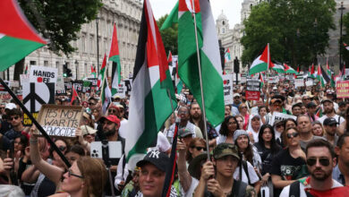 הפגנת תמיכה בפלסטינים בלונדון: מחאה נגד המשטר הציוני /הפגנה , פלסטינים , לונדון , המשטר הציוני , זכויות אדם