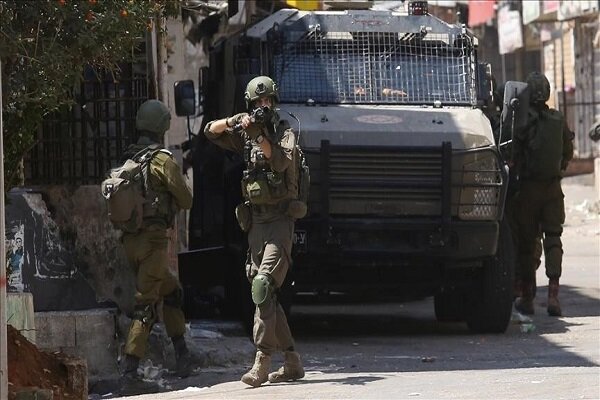 חייל משטר ציוני נפצע בגדה המערבית /גדה המערבית , שכם , משטר ציוני , פציעה , תאונת דרכים