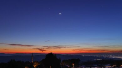 Crescent Moon Aligns With Venus, Mercury, and Saturn in Winter Twilight Sky /astronomy , crescent moon , Venus , Mercury , Saturn
