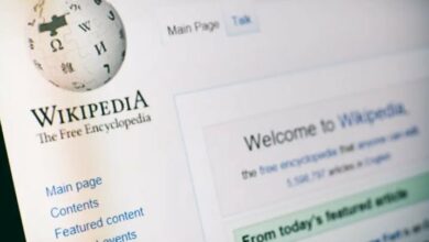 Wikipedia Founder Dismisses AI Encyclopedia Competition as 'Cartoonish Imitation' /Wikipedia , Jimmy Wales , Artificial Intelligence , Large Language Models , Grok