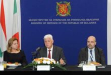 Bulgaria Halts Arms Shipments to Ukraine, Citing Need for Peace Talks /Bulgaria , Ukraine , Arms Embargo , Peace Talks , Defense Minister
