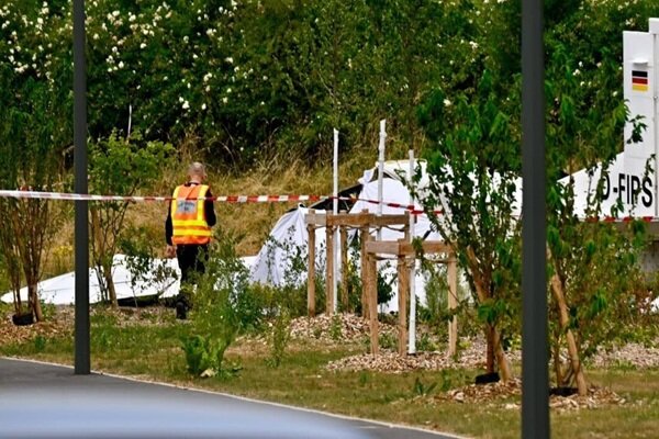 Plane Crash in France Kills 11 /plane crash , France , aviation accident , fatalities , emergency services