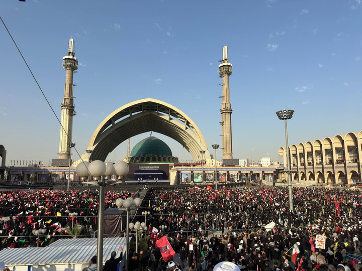 Iran's Mass Funeral Signals National Unity Against Foreign Interference /Iran , Islamic Revolution , National Unity , Foreign Interference , Funeral Ceremony