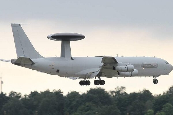 US Boeing E-3 Sentry Aircraft Transmits Emergency Code Over Saudi Arabia /Boeing E-3 Sentry , Saudi Arabia , Emergency Code , Aviation , US Air Force