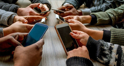 Global Smartphone Adoption Continues Rapid Ascent /smartphones , mobile technology , digital economy , internet access , global adoption