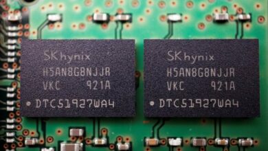 SK Hynix Memory Chips Spotlighted on Circuit Board /SK Hynix , memory chips , circuit board , electronics , technology