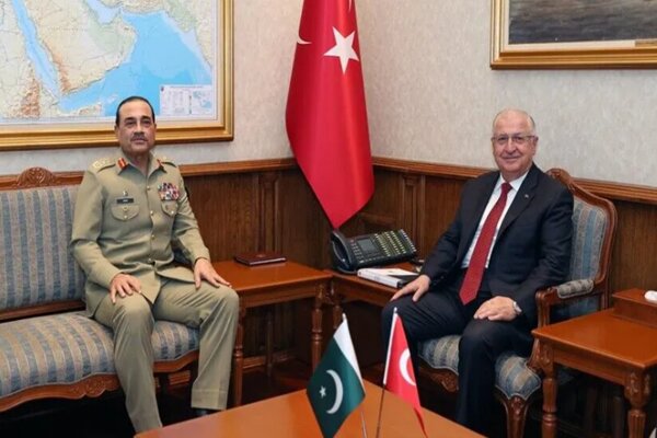 Turkish Defense Minister Meets Pakistan Army Chief in Ankara /Turkey , Pakistan , Defense Minister , Army Chief , Ankara