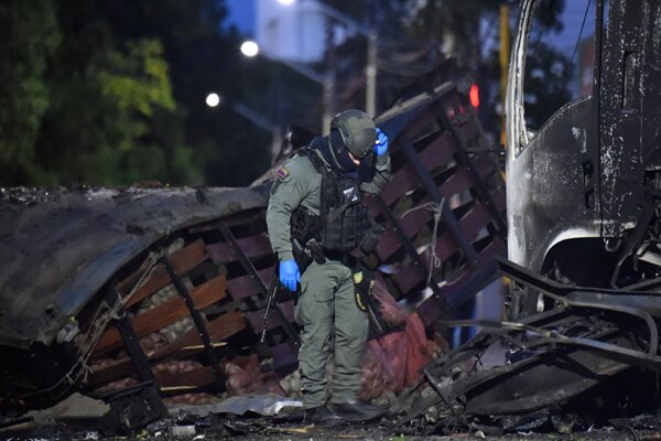 Car Bomb Explodes Near Police Station in Cucuta, Colombia, Injuring 11 /Colombia , Cucuta , Car Bomb , Police Station , Explosion