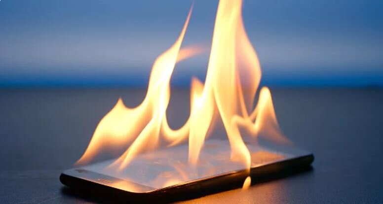 Smartphone Catches Fire, Raising Safety Concerns /smartphone , fire , battery safety , consumer electronics , technology