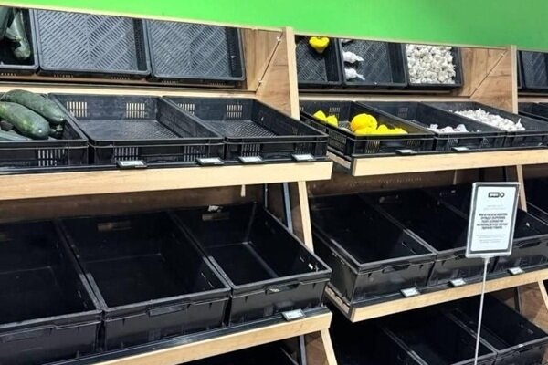 Kyiv Supermarkets Face Shortages of Fruits, Vegetables, and Meat /Ukraine , Kyiv , food shortages , supermarkets , supply chain