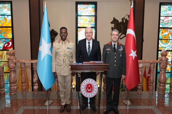 Somali Army Chief Meets Turkish Defense Minister in Ankara /Somalia , Turkey , Defense Cooperation , Military Relations , Ankara