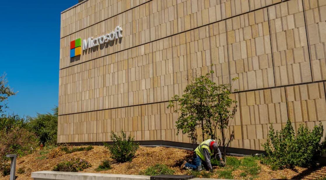 Microsoft Unveils Ambitious Cloud Computing Expansion /Microsoft , Cloud Computing , Azure , Data Centers , Artificial Intelligence