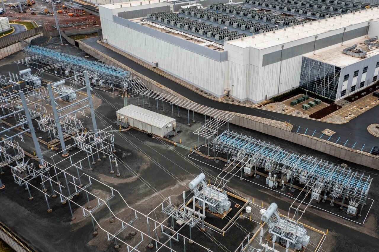 Massive Data Center Infrastructure Revealed /data center , electrical infrastructure , power distribution , technology , industrial facility