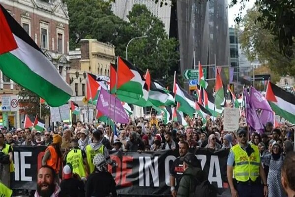 Protesters Block Netanyahu's Path to United Nations Headquarters /Benjamin Netanyahu , United Nations , Anti-Zionist Protest , Palestine , Gaza