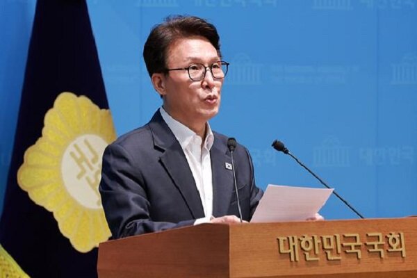 South Korea's Ruling Party Calls for Strengthening Independent Defense Capabilities /South Korea , North Korea , United States , Defense , Nuclear Program