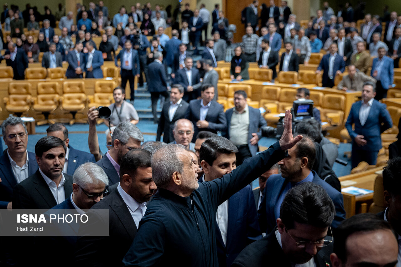 Iran's Parliament Approves New Cabinet Nominees Amidst Economic Challenges /Iran parliament , cabinet approval , Ebrahim Raisi , economic challenges , government formation
