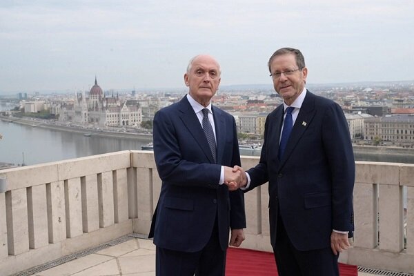 Israeli President Avoids Displaying Flag During Hungary Visit Amid Protests /Israel , Hungary , Gaza , Protests , Herzog