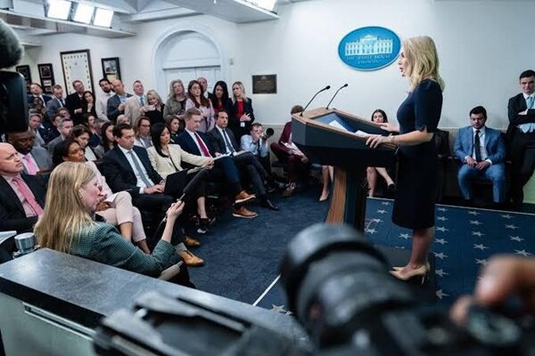 Trump Reportedly Considers Turning White House Press Briefing Room into Swimming Pool /Donald Trump , White House , Press Briefing Room , Media Access , Swimming Pool