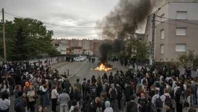 Yellow Vests and Students Take to French Streets Amid Ongoing Protests /France protests , Yellow Vests , students , living costs , wage increase
