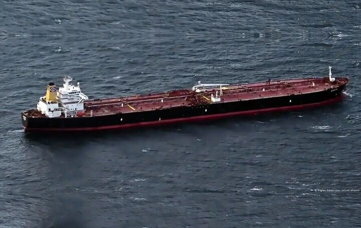 US Considers Easing Sanctions on Vessels Transporting Iranian and Russian Oil /US sanctions , Iran oil , Russia oil , shadow fleet , energy policy