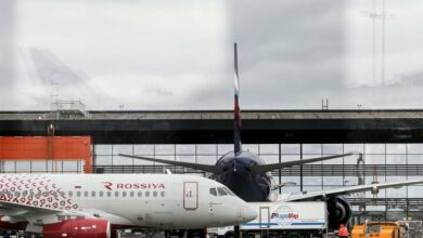 Moscow Airports Temporarily Suspend Operations Amidst Security Concerns /Moscow airports , Ukraine attack , air raid alert , drone interception , prisoner exchange