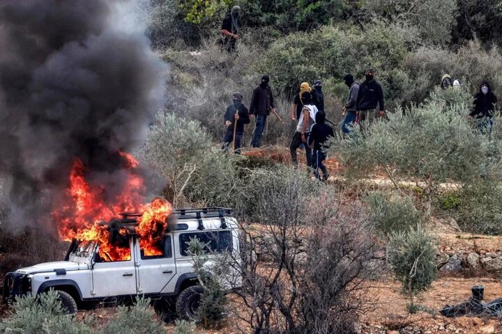 Hamas Urges Palestinians to Resist Settler Attacks Amid Olive Harvest /Hamas , Israeli settlers , West Bank , Palestinian farmers , olive harvest