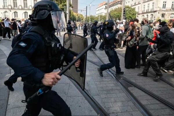 France Protests: 488 Arrested, 43 Officers Injured Amid Nationwide Demonstrations /France protests , police injuries , student demonstrations , government crackdown , civil unrest