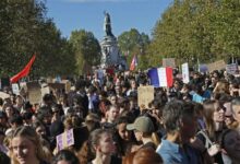Protesters Storm Marseille City Hall Amid Ongoing French Unrest /France protests , Marseille unrest , civil disobedience , Yellow Vest movement , European unrest