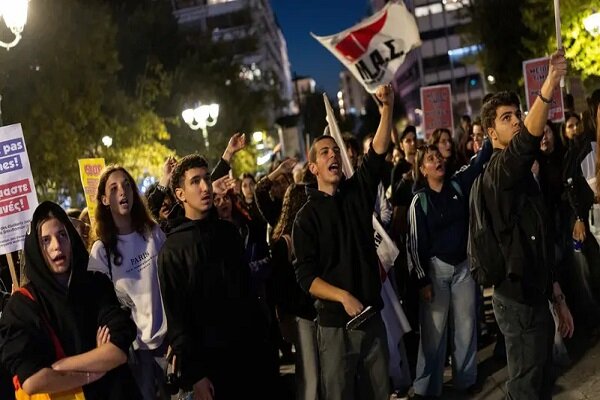 Greek Students, Teachers, and Civil Servants Protest Rising Costs and Education Funding Shortfalls /Greece protests , cost of living , education funding , student strike , civil servant strike