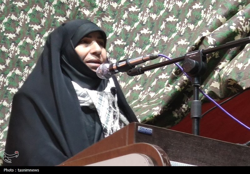 فرهنگیان و دانش‌آموزان در خط مقدم دفاع از آرمان‌های انقلاب ایستاده‌اند