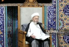 آیتالله سبحانی: ایستادگی در برابر تهدید دشمن جلوهای از عظمت الهی است