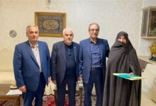 تکریم خانواده‌های شهدا، ادای دین به صبر و ایثار ماندگار آنان است