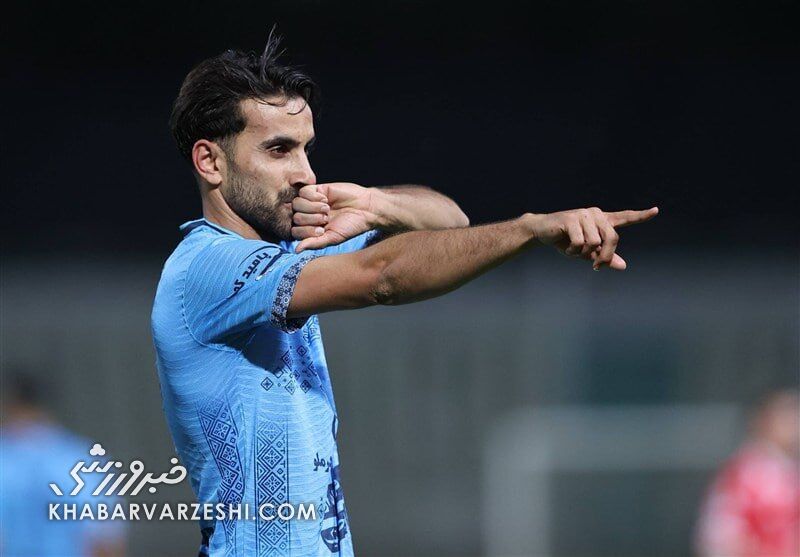 هافبک چادرملو: داور می‌توانست پنالتی ما مقابل استقلال را تکرار کند