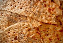 عرضه آزمایشی نان سنگک به صورت وزنی در تهران؛ نانوا و مردم از یارانه نان ناراضی هستند