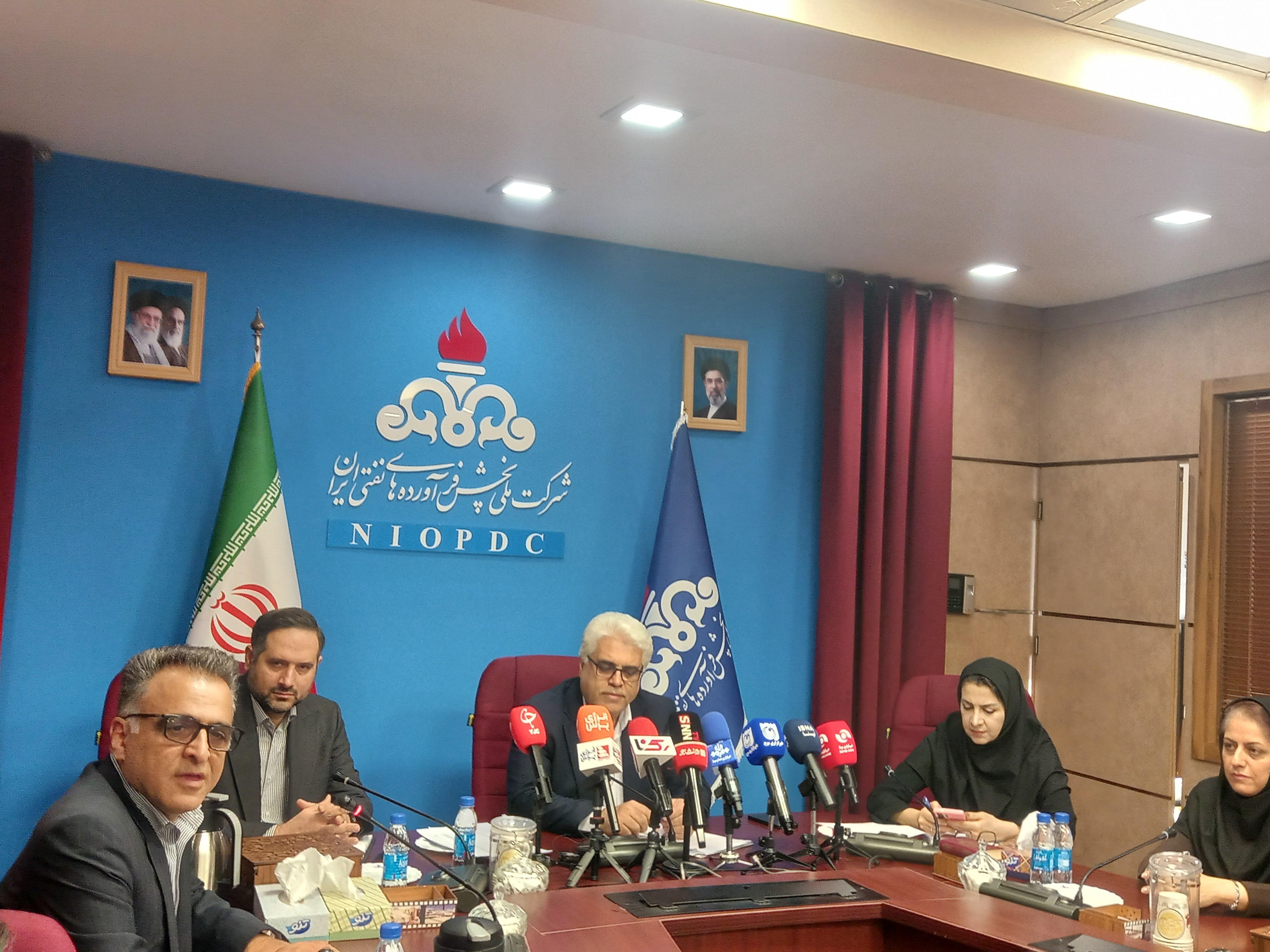 مدیرعامل شرکت ملی پخش فرآورده‌های نفتی: سهم کارت جایگاه از سوخت‌گیری بنزین به ۲۵ درصد کاهش یافت