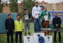 تقدیم مدالهای کمانداران زنجانی به شهدای میناب