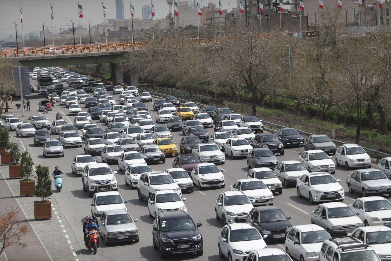 تشدید ترافیک در محورهای شمالی و برخی آزادراه‌های کشور/ بارش باران در چند استان