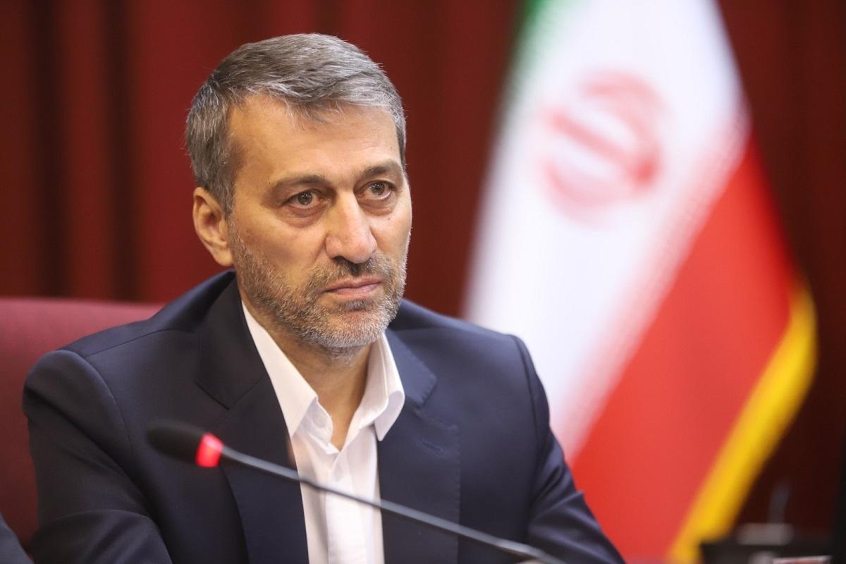 مخالفت رئیس شورای عالی مناطق آزاد با واردات خودروهای لوکس: پیامدهای ارزی و اجتماعی