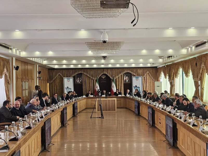بررسی چالش‌های اصناف و کسب‌وکارها در نشستی با حضور مسئولان دولتی