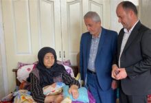 عیادت مدیرکل بنیاد شهید آذربایجان شرقی از همسر و مادر شهیدان حاجی‌زاده