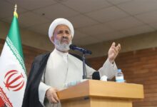 انقلاب اسلامی با نفی شرق و غرب، الگوی سومی برای حل مسائل بشر ارائه کرد