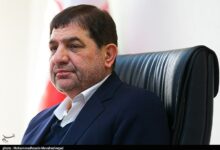مخبر: اگر تنگه هرمز باز است، پس چرا نفت گران می‌شود؟!