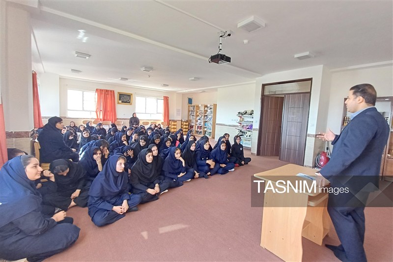 وقتی زنگ پایان می‌خورد، اما سؤال‌ها تمام نمی‌شوند