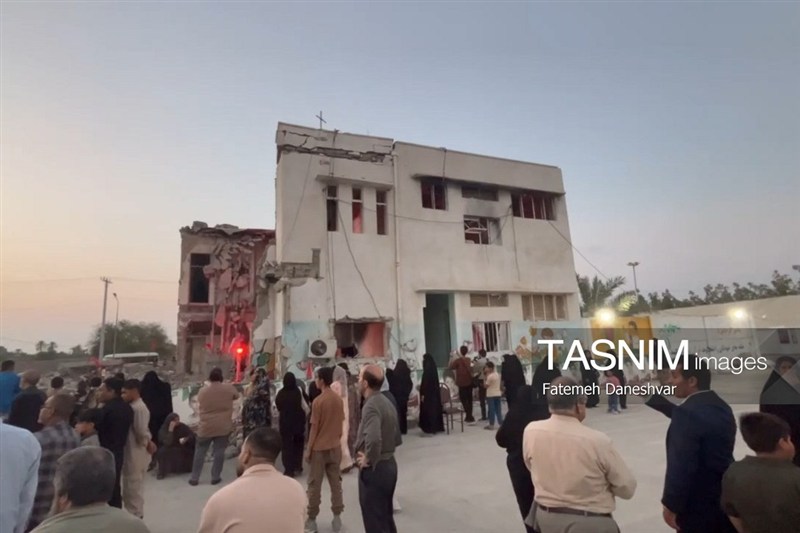 جمعی از استادان دانشگاه‌های کشور از مدرسه شجره طیبه میناب بازدید کردند