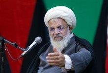 امام جمعه یزد: در برابر زیادهخواهی آمریکا نباید کوتاه بیاییم
