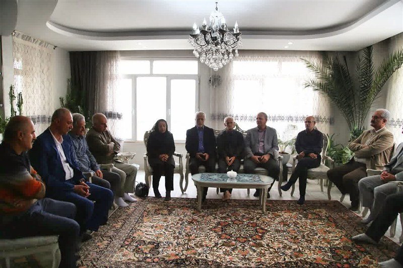 تجلیل از پیشکسوت فوتبال استان کردستان+تصویر