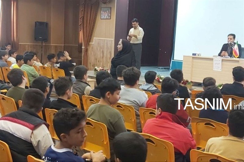 از هیاهوی کلاس تا سیل سؤال‌ها؛ وقتی دانش‌آموزان از دنیای مجازی پرسیدند