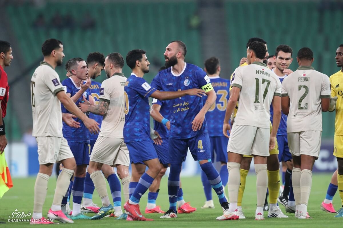 استقلال با پوستری ویژه به استقبال شباب الاهلی رفت؛ دو مدافع در کانون توجه ⚽
