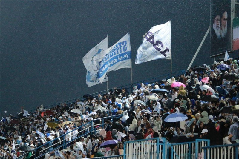 کشتی شکسته ملوان در انتظار ناخدای بعدی